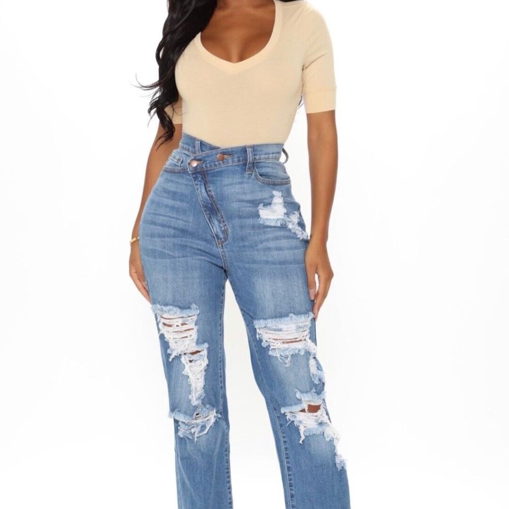 NWT FashionNova Don't Get Crossed Over Slouch Fit Jeans Medium Blue Wash Size 1